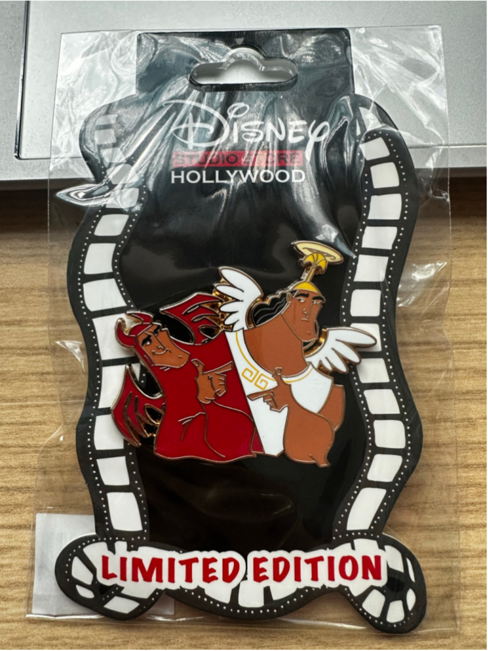 Disney DSSH Emperors New Groove Kronk Devil And Angel LE 200 Pin